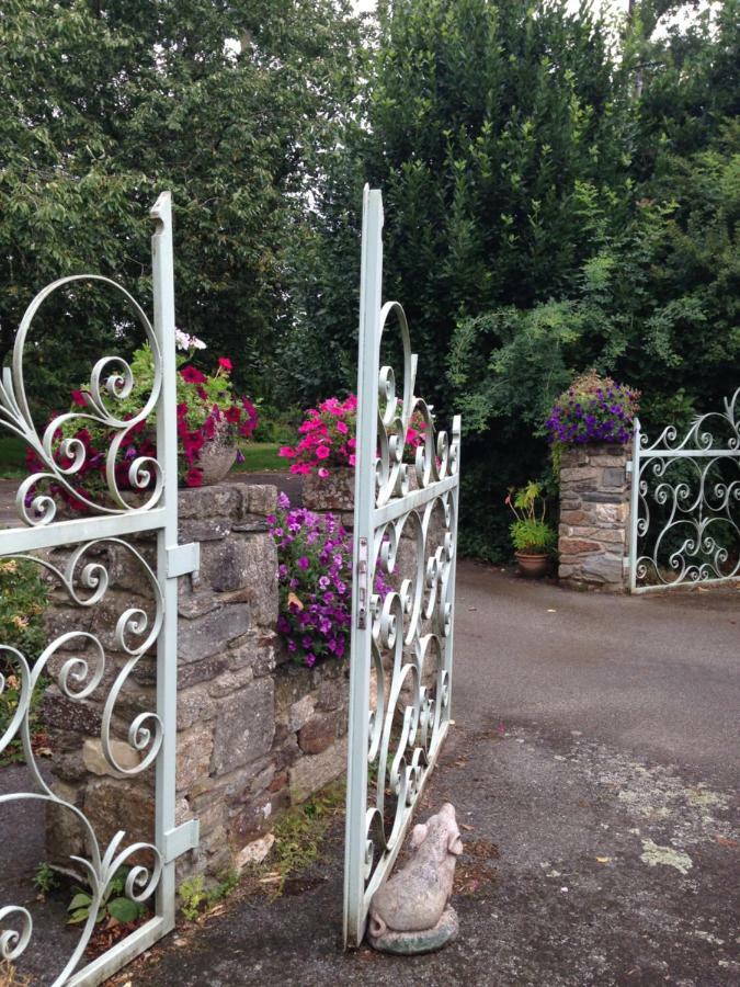 Le Petit Chateau Noyal-Pontivy エクステリア 写真